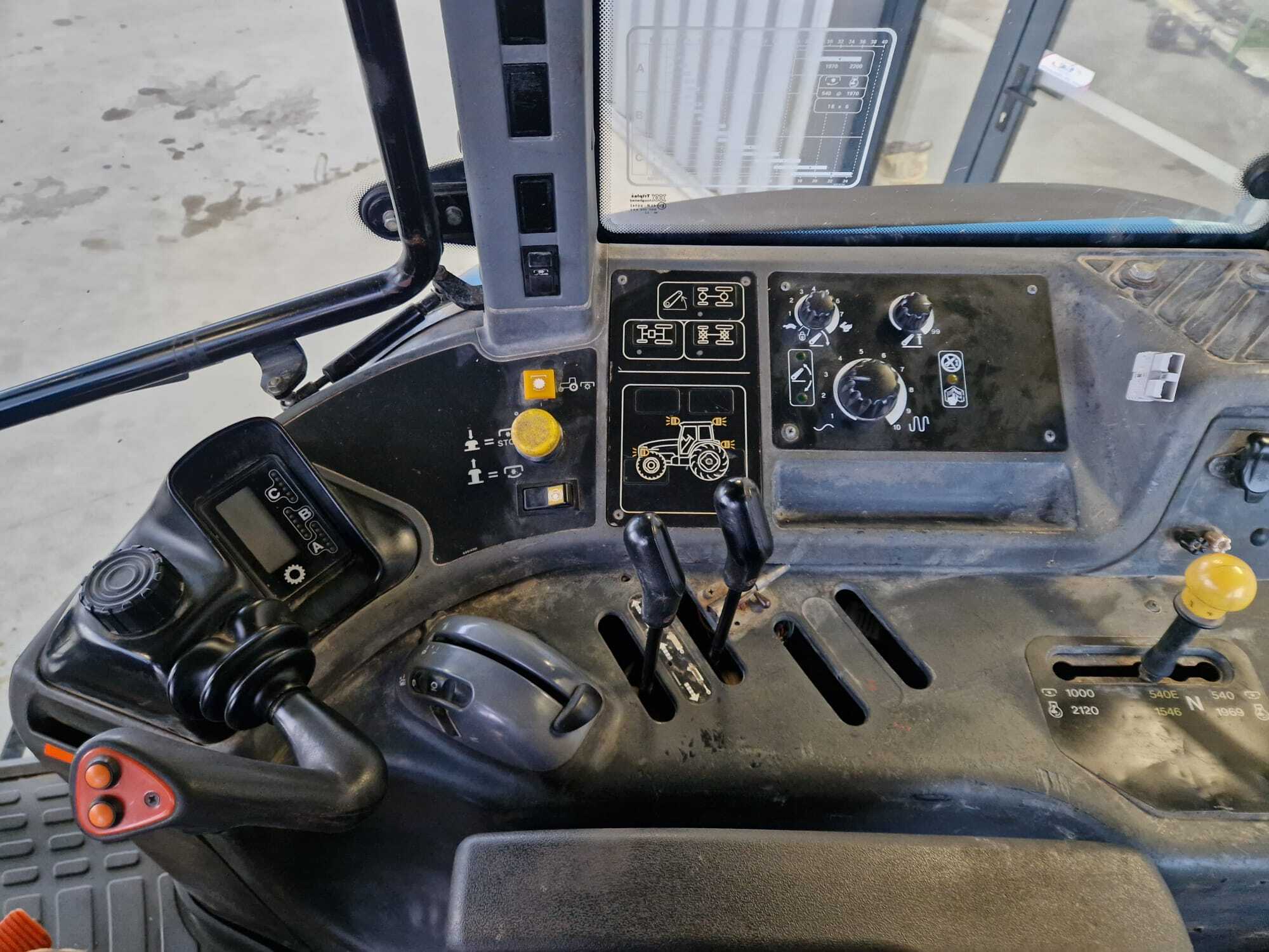 Tracteur Occasion Tm115 New Holland – Image 11