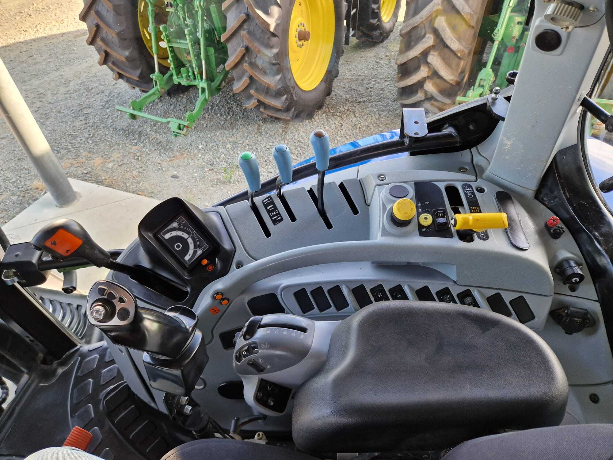 Tracteur New holland Electro Occasion command T6.120 – Image 26